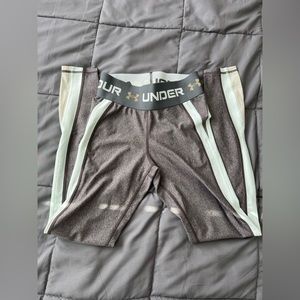 Under Armour leggings.